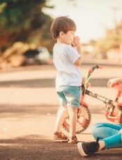 Hybrid Parenting: Why Today’s Families Are Choosing the “Sweet Spot” Between Empathy and Boundaries