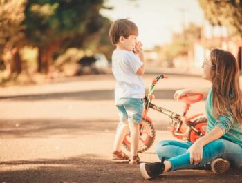 Hybrid Parenting: Why Today’s Families Are Choosing the “Sweet Spot” Between Empathy and Boundaries