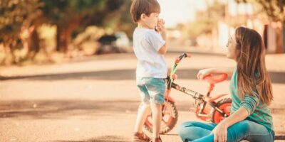 Hybrid Parenting: Why Today’s Families Are Choosing the “Sweet Spot” Between Empathy and Boundaries