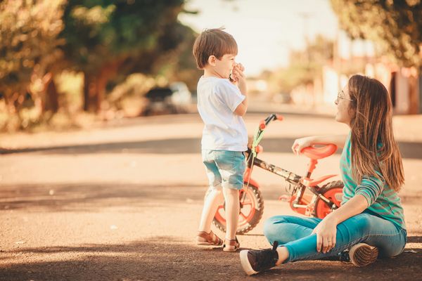 Hybrid Parenting: Why Today’s Families Are Choosing the “Sweet Spot” Between Empathy and Boundaries